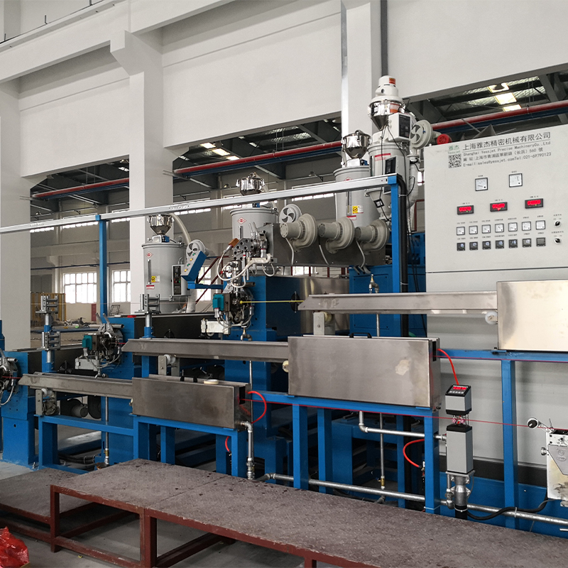 Экструдер для кабеля из полиэтилена XLPE с резервуаром для воды